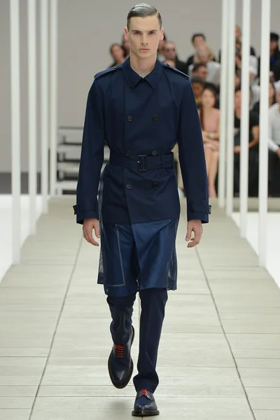Look 25